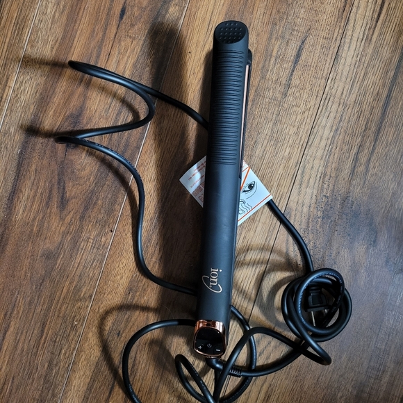 Ion Coconut Infused Ceramic Flat Iron - Picture 2 of 4